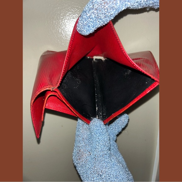 ❤️LOUIS VUITTON RED/CRANBERRY TRIFOLD EPI WALLET❤️ - Picture 13 of 14
